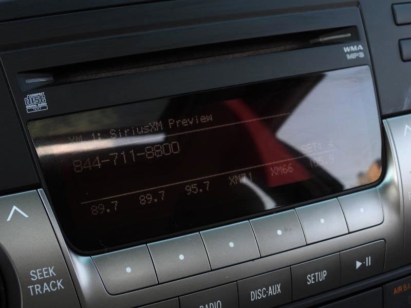 Used 2012 Toyota Highlander SE w/ Tow Pkg FWD image 49