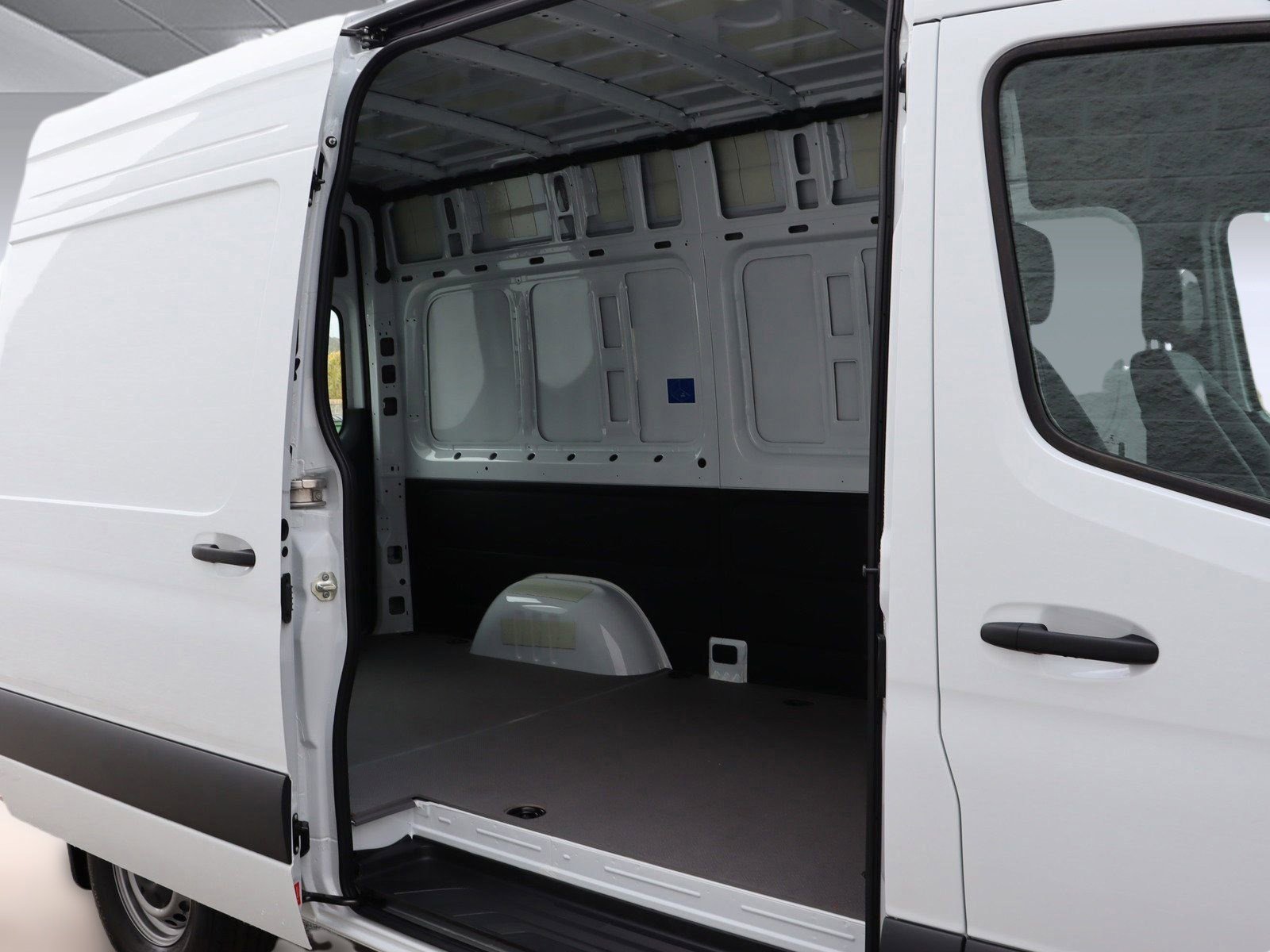 New 2025 Mercedes-Benz Sprinter 2500 image 28