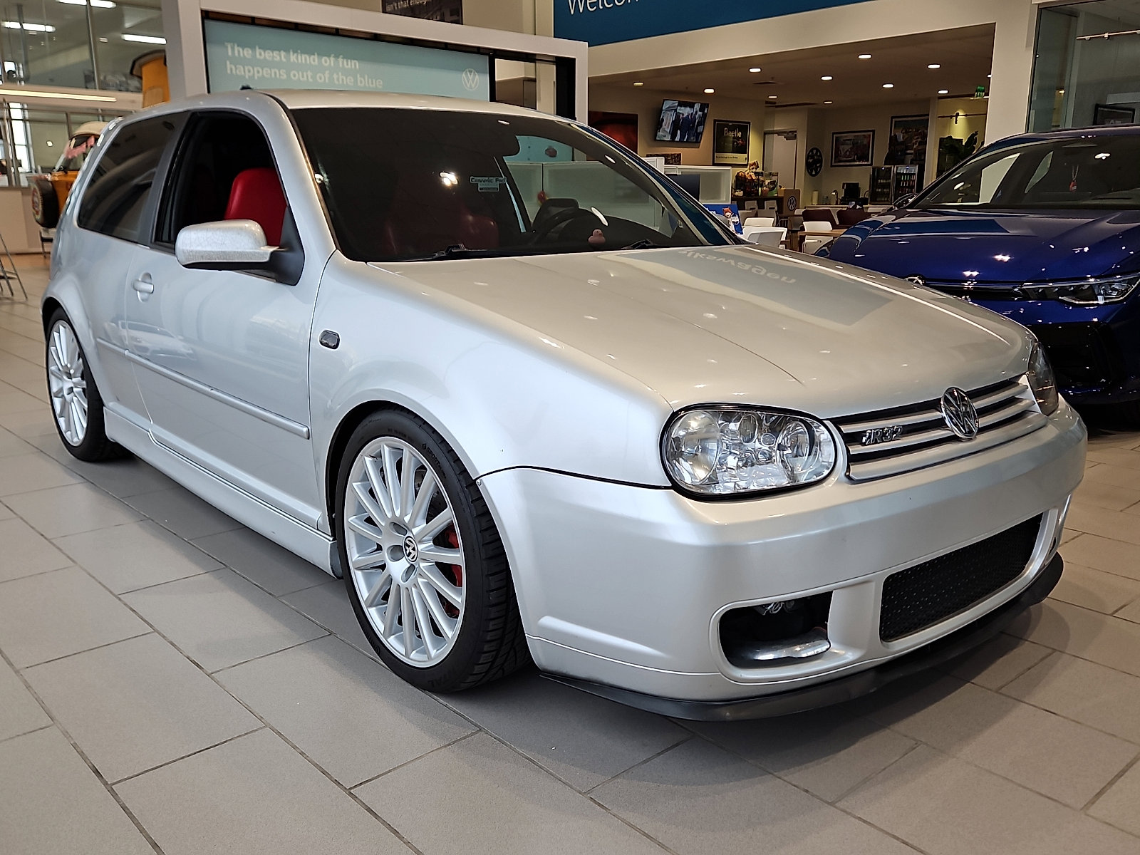 Used 2004 Volkswagen R32 image 4