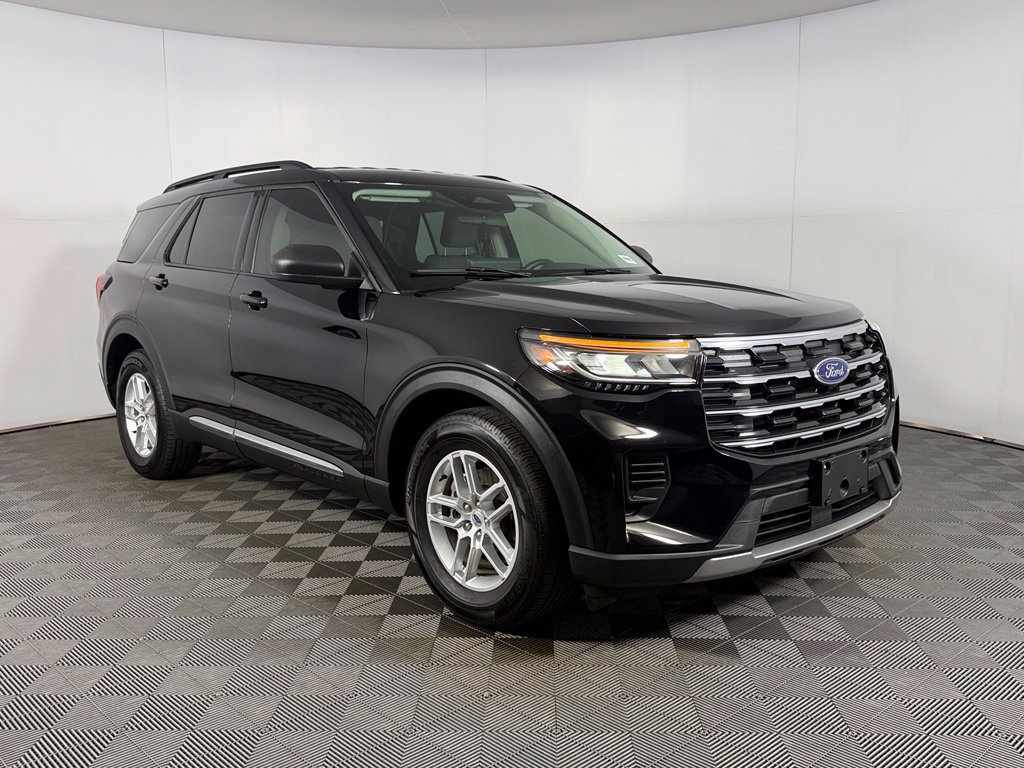 Used 2025 Ford Explorer Active RWD image 4