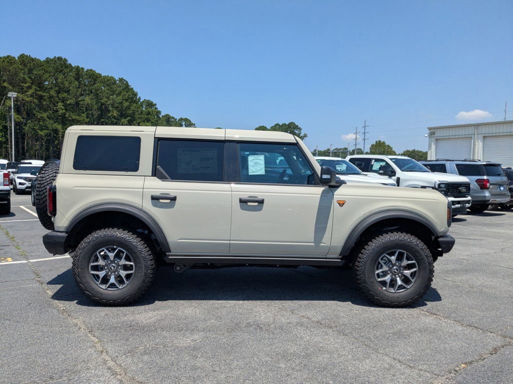 New 2025 Ford Bronco Badlands image 3