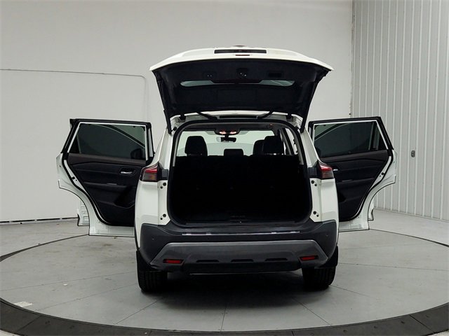 Used 2023 Nissan Rogue SL w/ SL Premium Package image 14