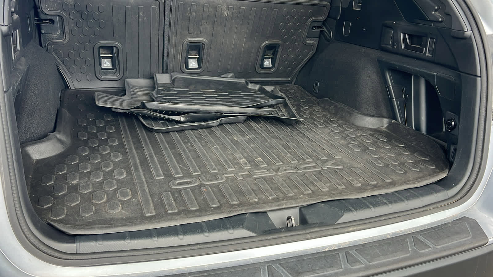 Used 2022 Subaru Outback Limited image 27