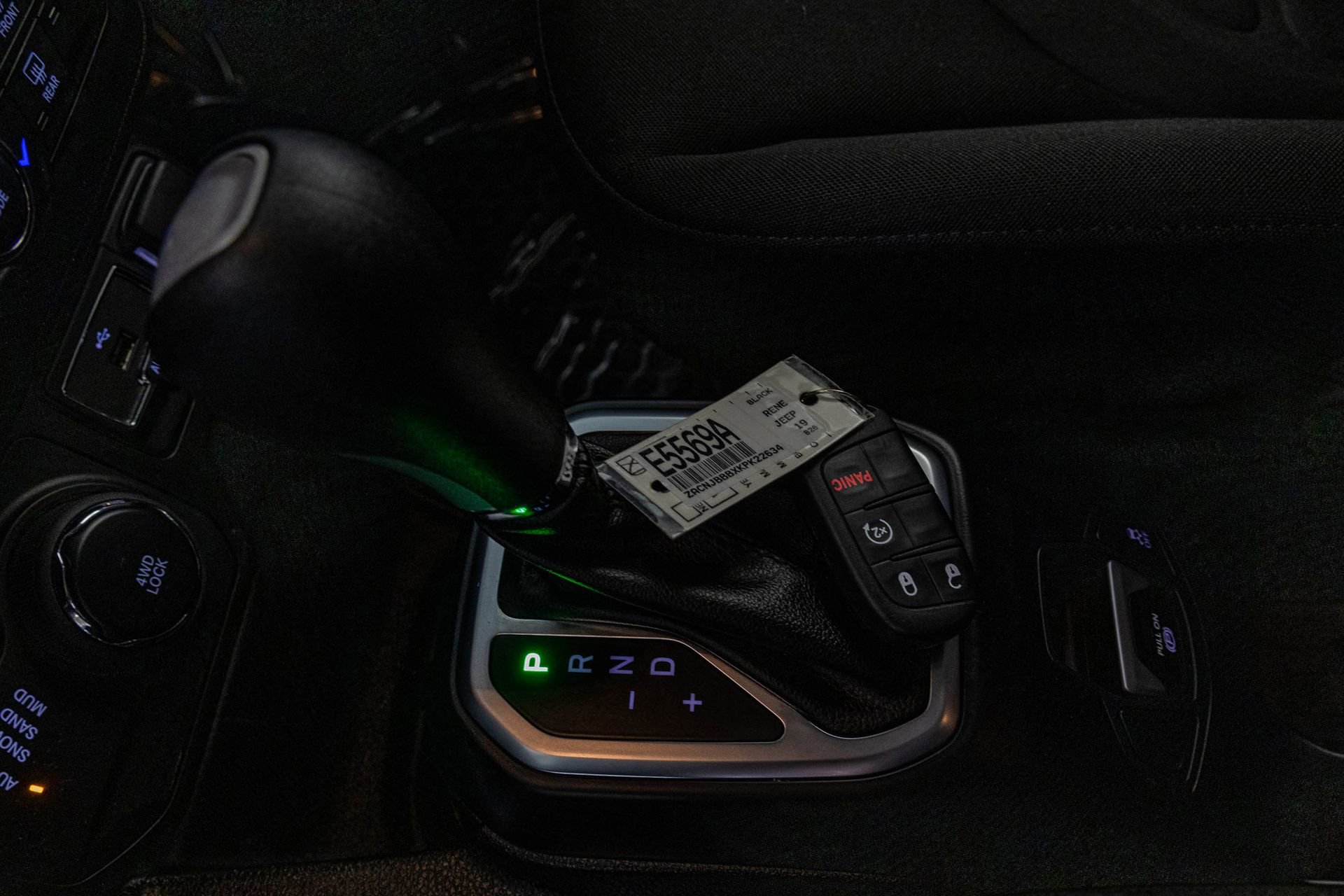 Used 2019 Jeep Renegade Latitude w/ Cold Weather Group image 28