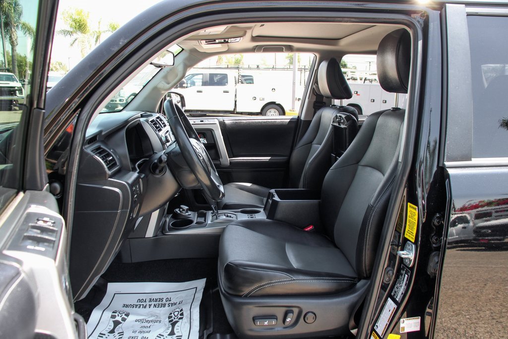 Used 2018 Toyota 4Runner SR5 Premium image 17