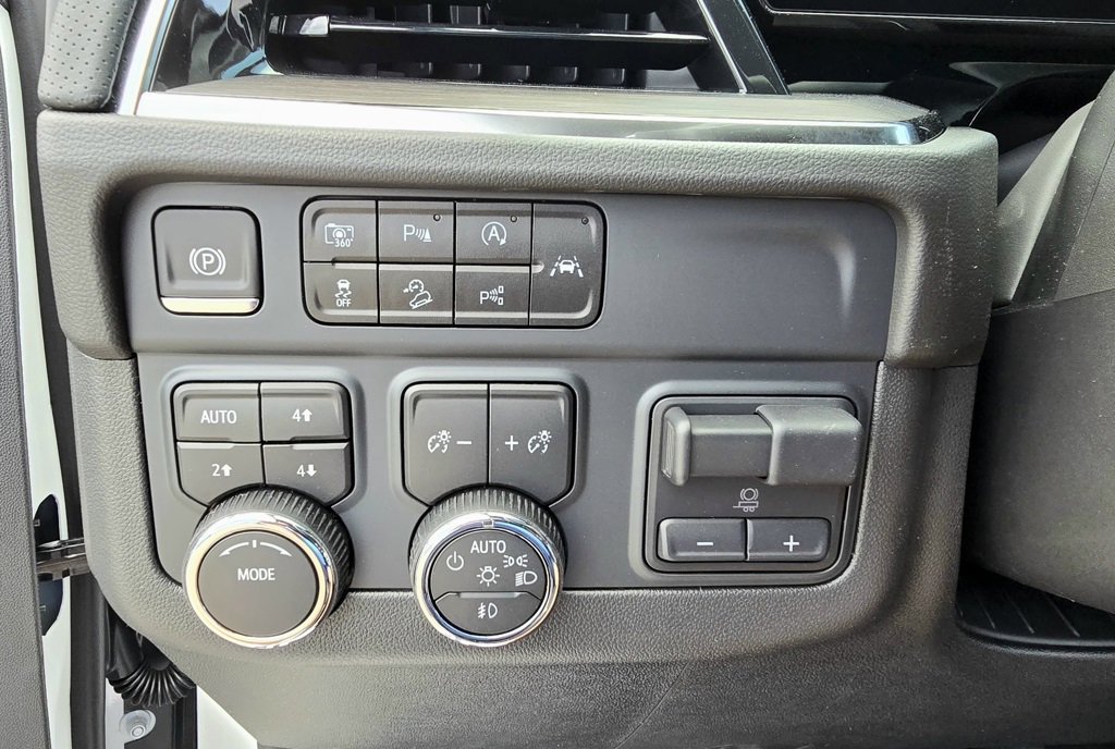 New 2025 Chevrolet Tahoe Premier w/ Sun And Tow Package image 32