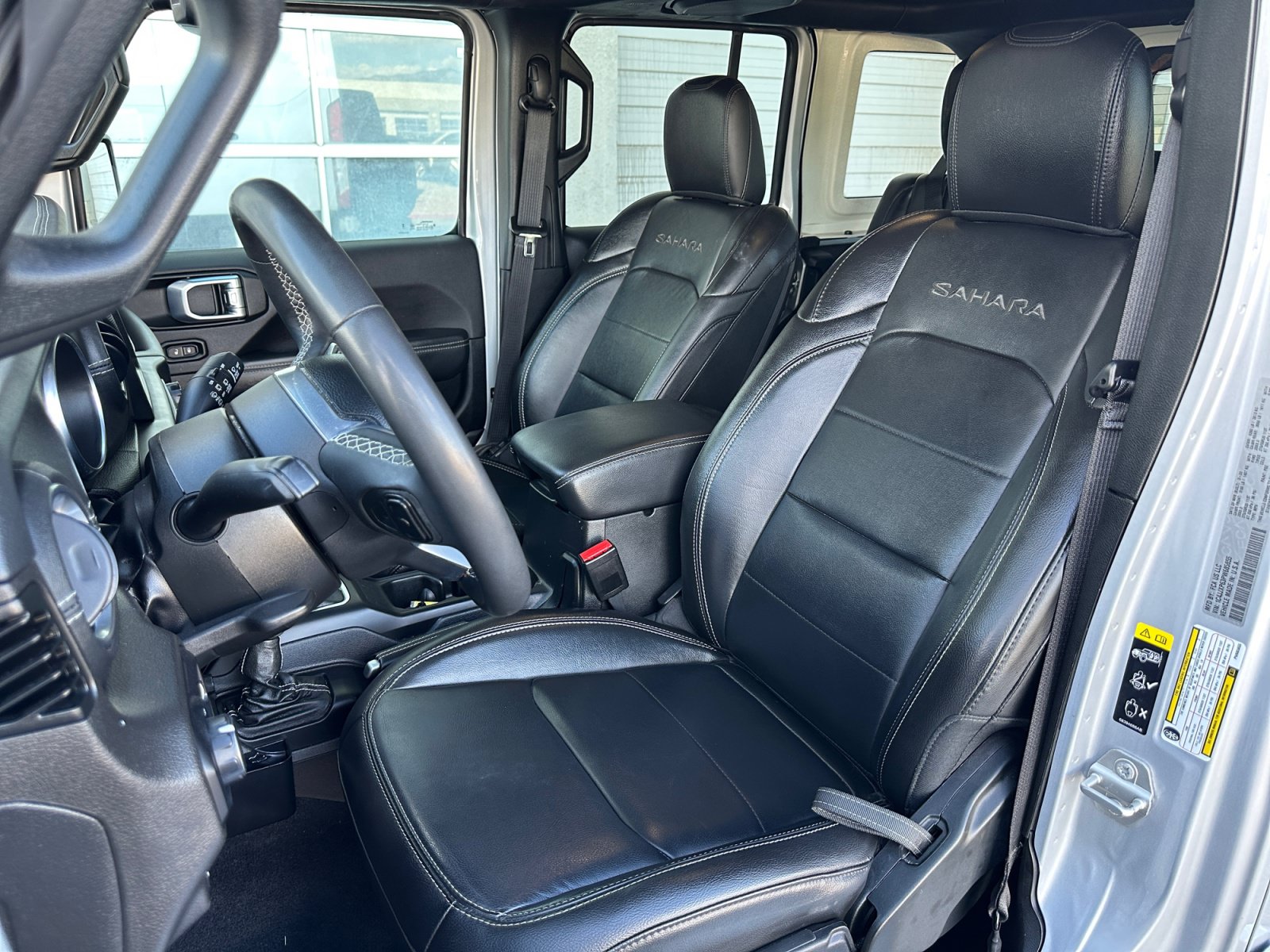 Used 2023 Jeep Wrangler Unlimited Sahara AWD/4WD image 15