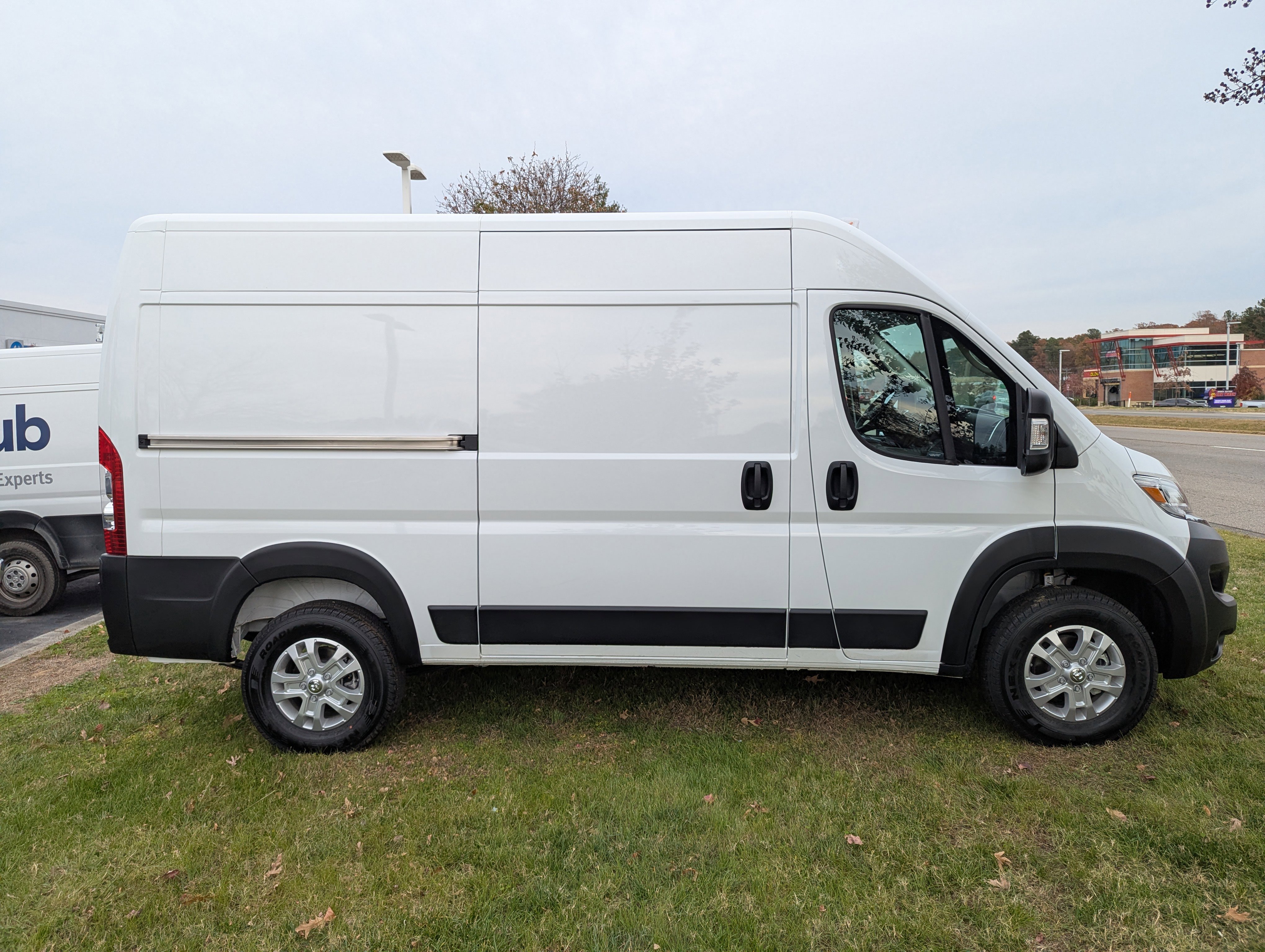 New 2026 RAM ProMaster 1500 w/ Quick Order Package 22G SLT image 8