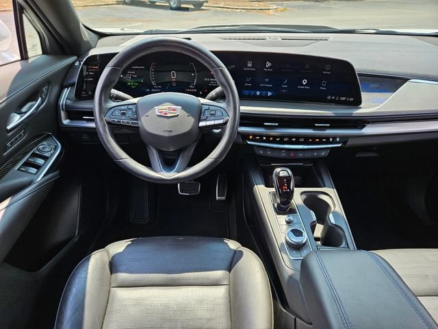 Used 2024 Cadillac XT4 Sport FWD image 12