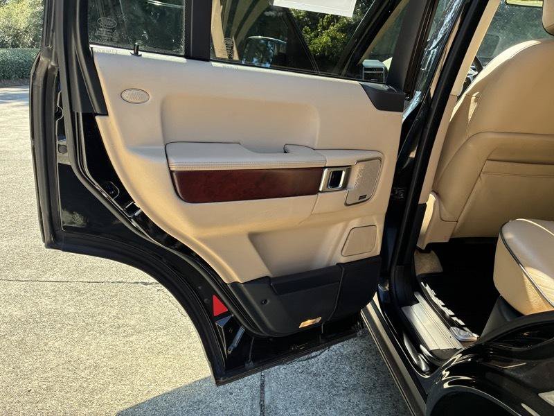 Used 2010 Land Rover Range Rover HSE AWD/4WD image 25