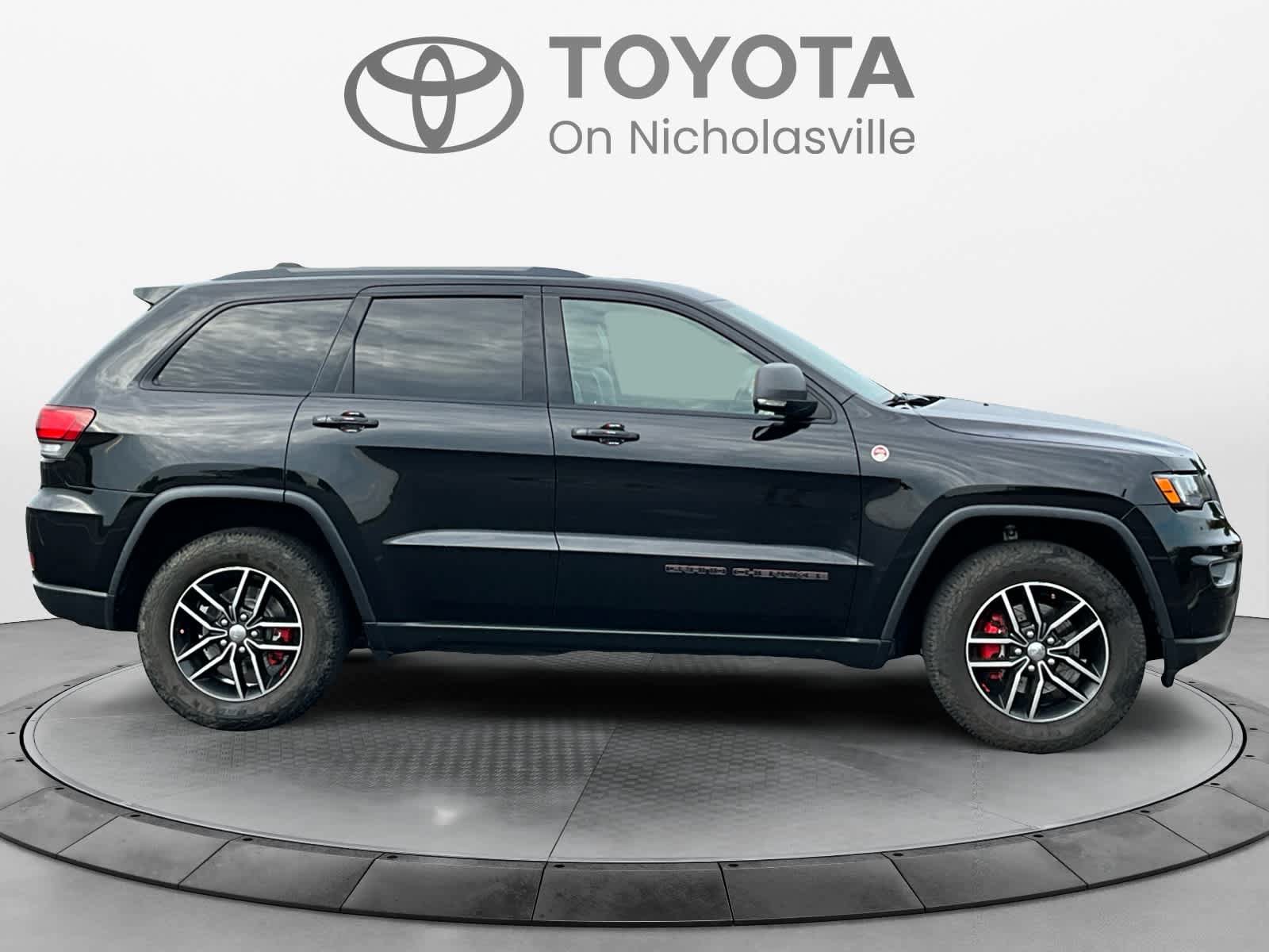 Used 2017 Jeep Grand Cherokee Trailhawk AWD/4WD image 6