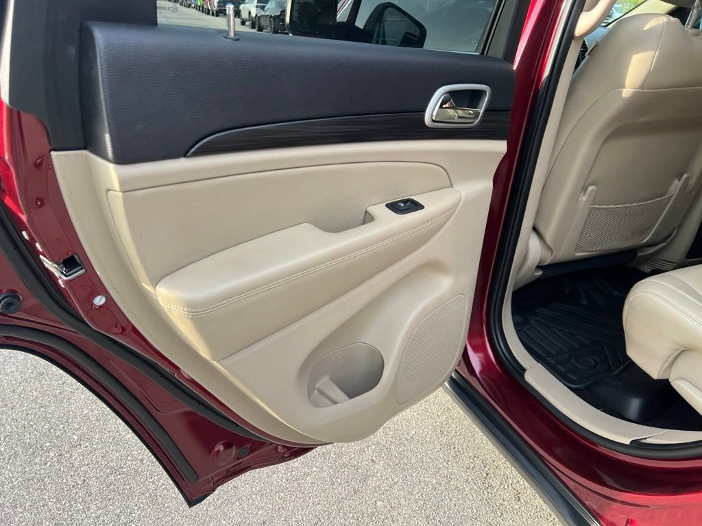 Certified 2021 Jeep Grand Cherokee Laredo w/ Security & Convenience Group RWD image 28