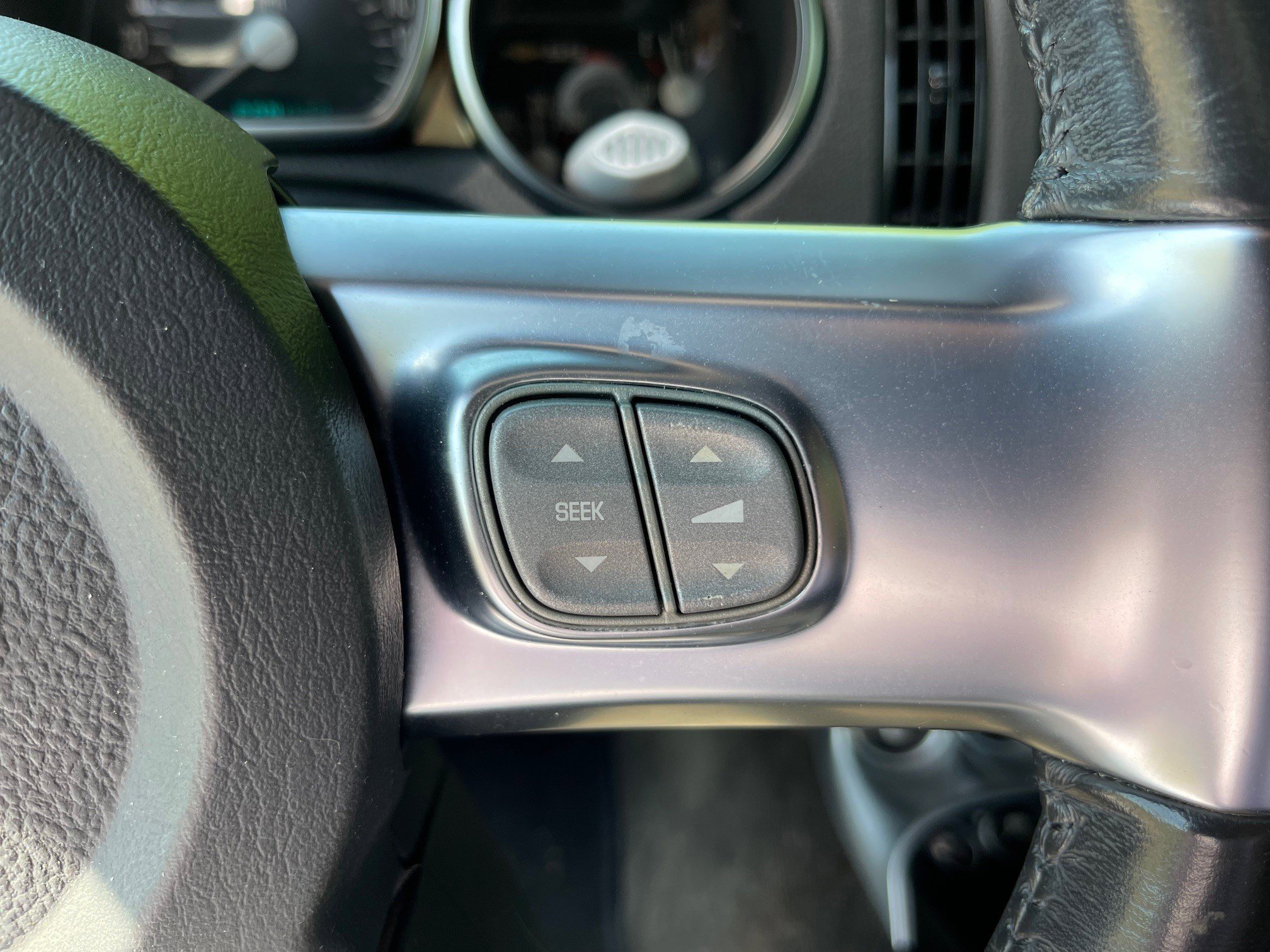 Used 2003 Chevrolet SSR w/ Preferred Equipment Group RWD image 17