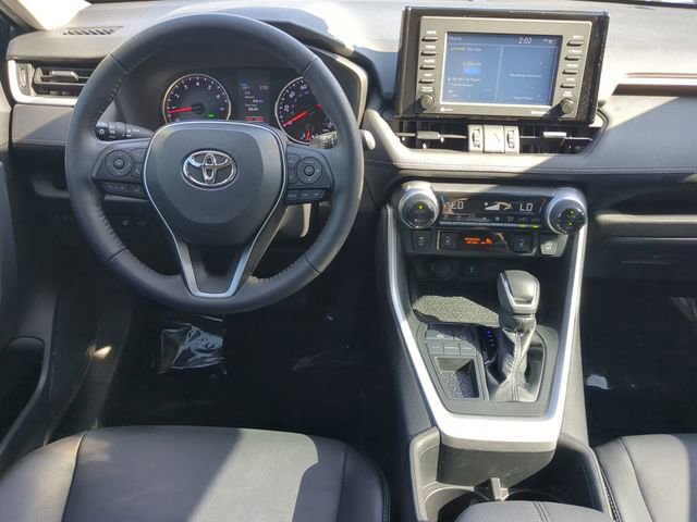 Used 2022 Toyota RAV4 XLE Premium image 14