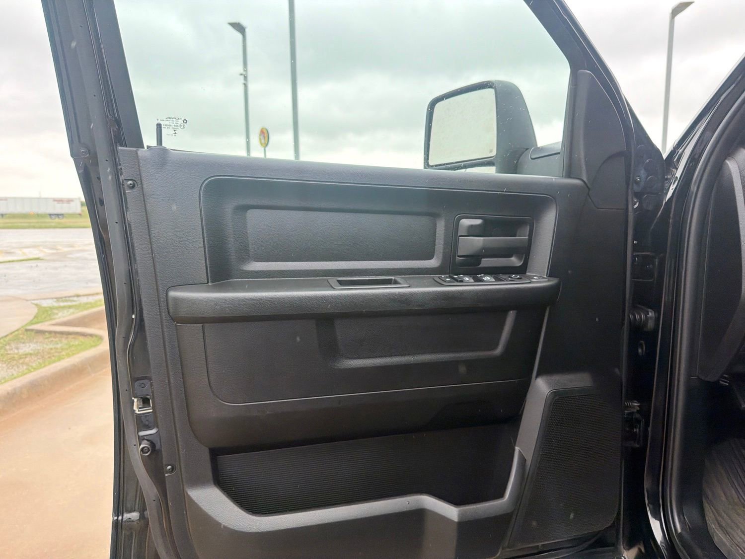 Used 2024 RAM 2500 Tradesman w/ Chrome Appearance Group AWD/4WD image 13
