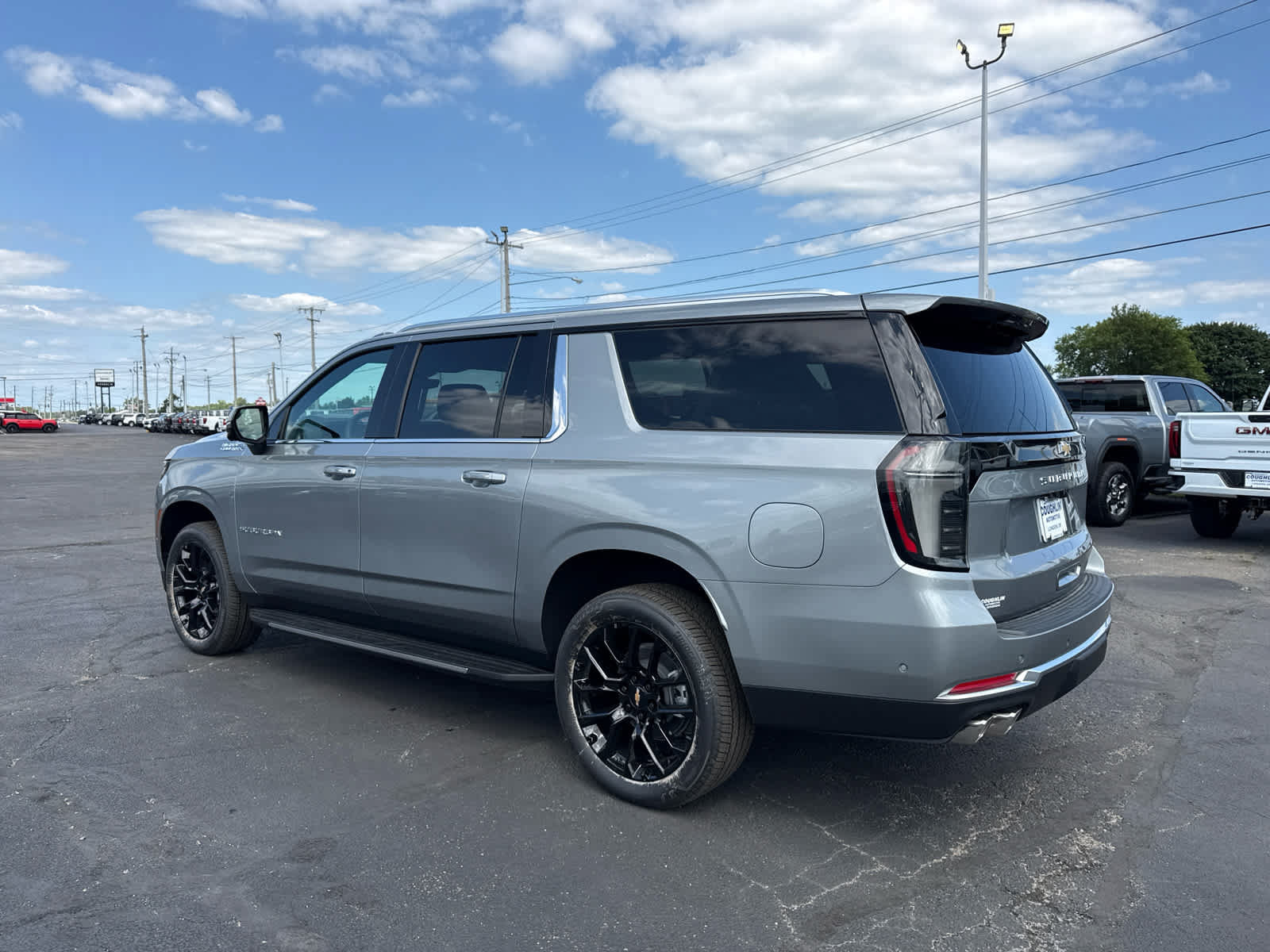 New 2026 Chevrolet Suburban High Country w/ Sun And Tow Package AWD/4WD image 3