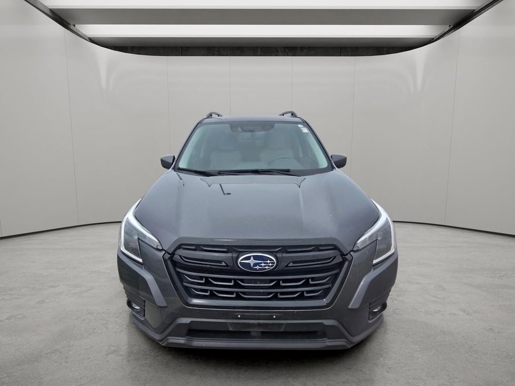 Used 2024 Subaru Forester Premium image 8