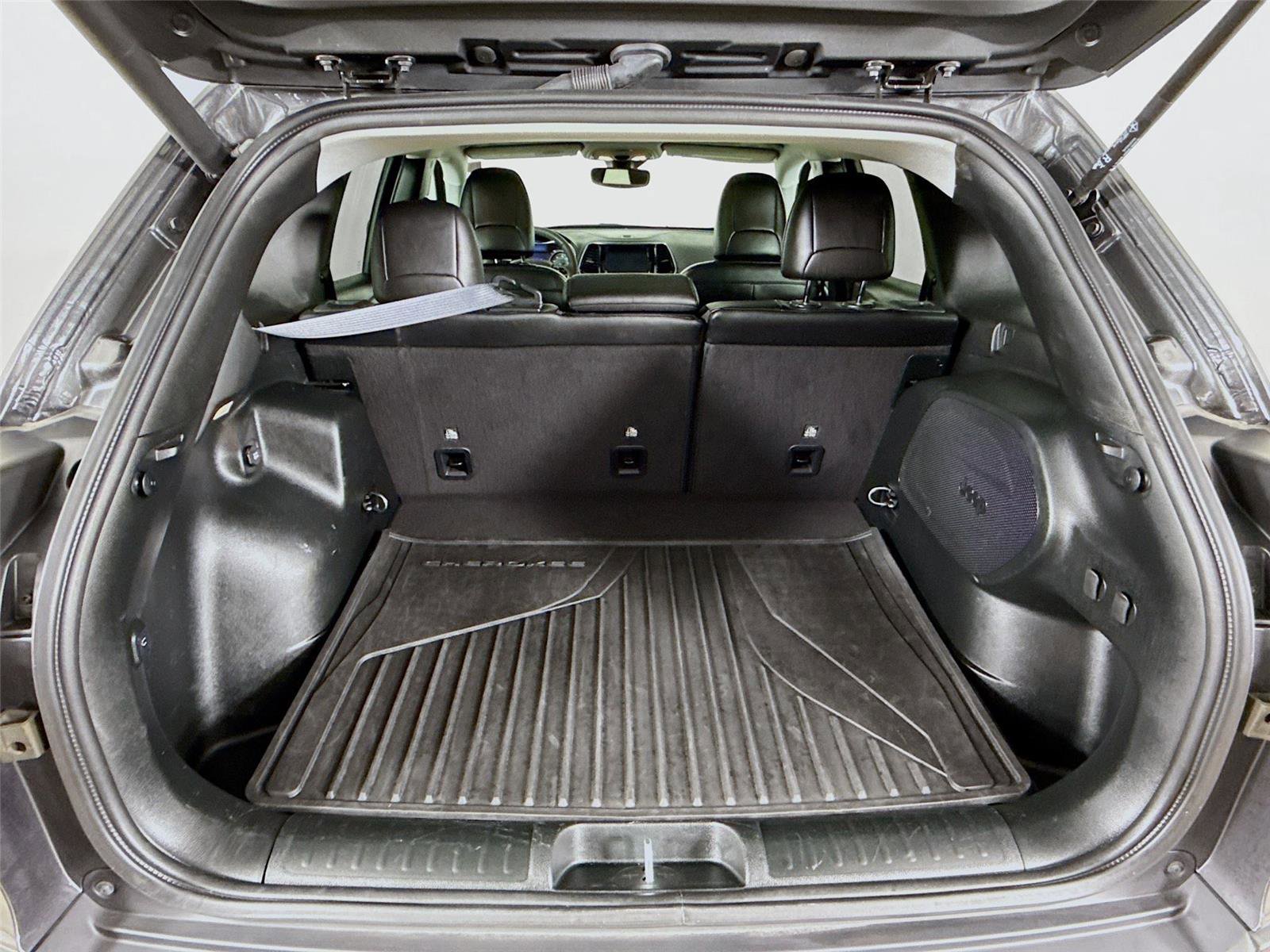 Used 2022 Jeep Cherokee Limited w/ Mopar Interior Package image 25