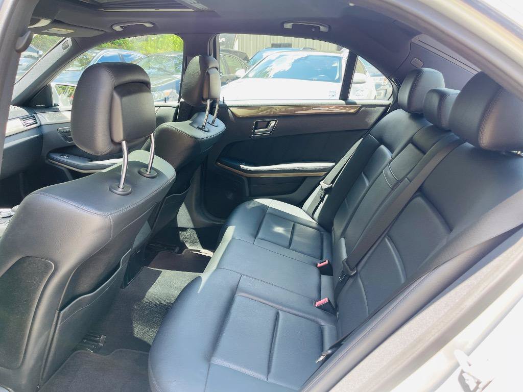 Used 2010 Mercedes-Benz E 350 Sedan image 42