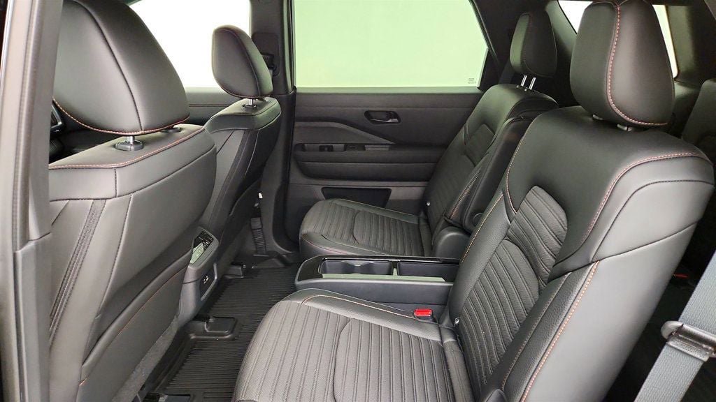 Used 2025 Nissan Pathfinder Rock Creek AWD/4WD image 20