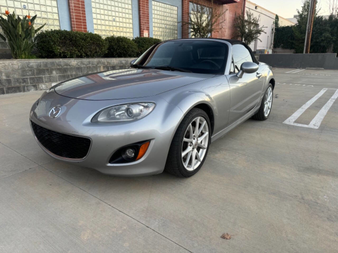 Used 2010 MAZDA MX-5 Miata Grand Touring w/ Premium Pkg image 1