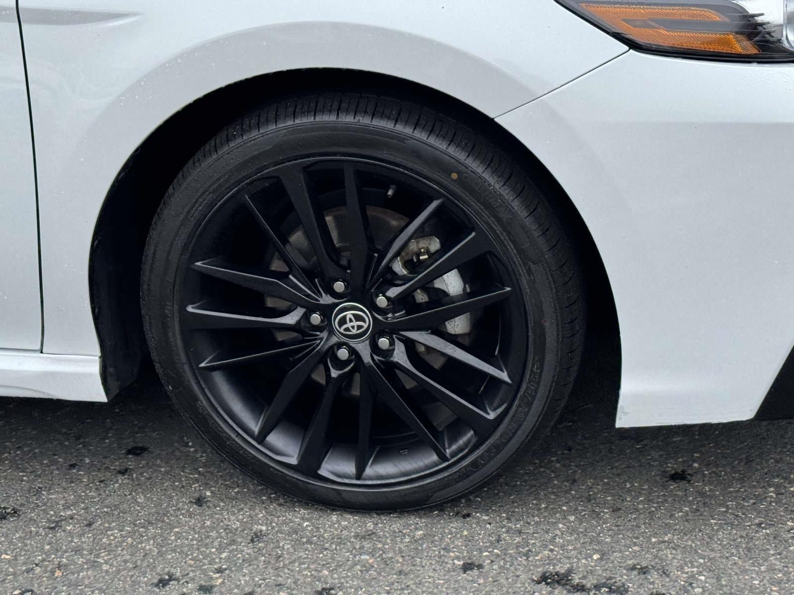 Used 2023 Toyota Camry XSE FWD image 6
