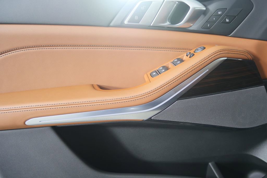 Used 2026 BMW X5 xDrive40i w/ M Sport Package image 9