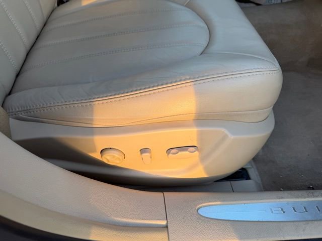 Used 2008 Buick Lucerne CXL w/ Driver Confidence Package FWD image 27