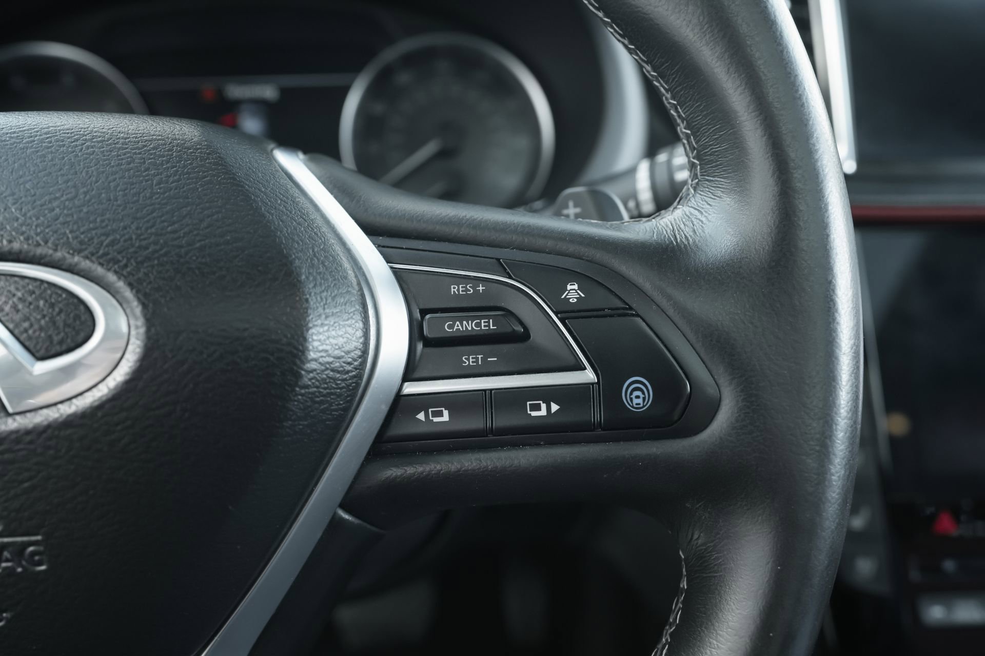 Used 2023 INFINITI QX50 Sport image 17