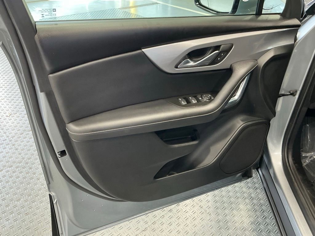 Used 2025 Chevrolet Blazer LT FWD image 45