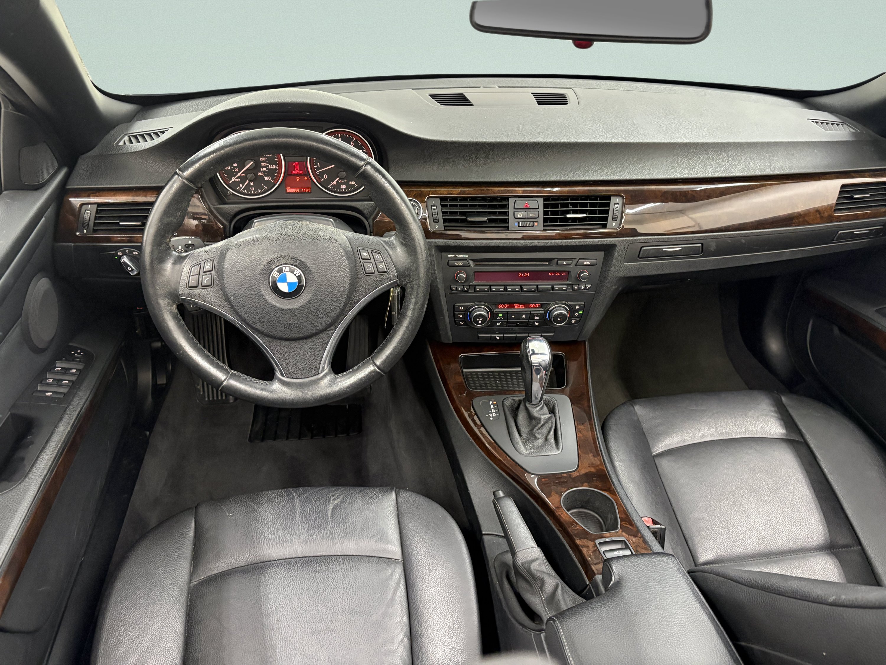 Used 2011 BMW 328i Convertible RWD image 14