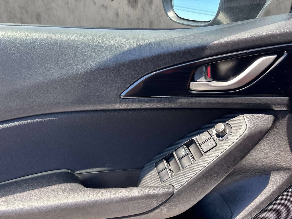 Used 2016 MAZDA MAZDA3 i Sport w/ Preferred Equipment Package FWD image 18