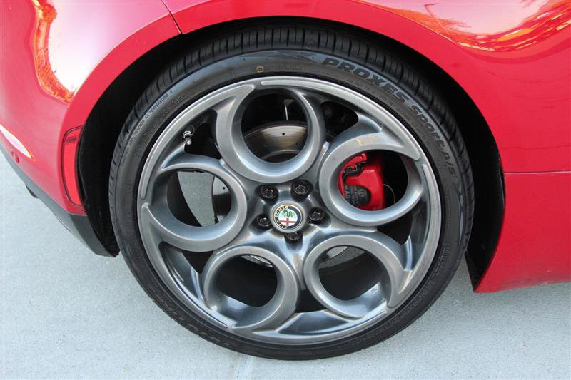 Used 2015 Alfa Romeo 4C Launch Edition w/ Convenience Group RWD image 39