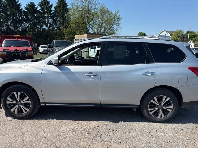 Used 2019 Nissan Pathfinder SV AWD/4WD image 9