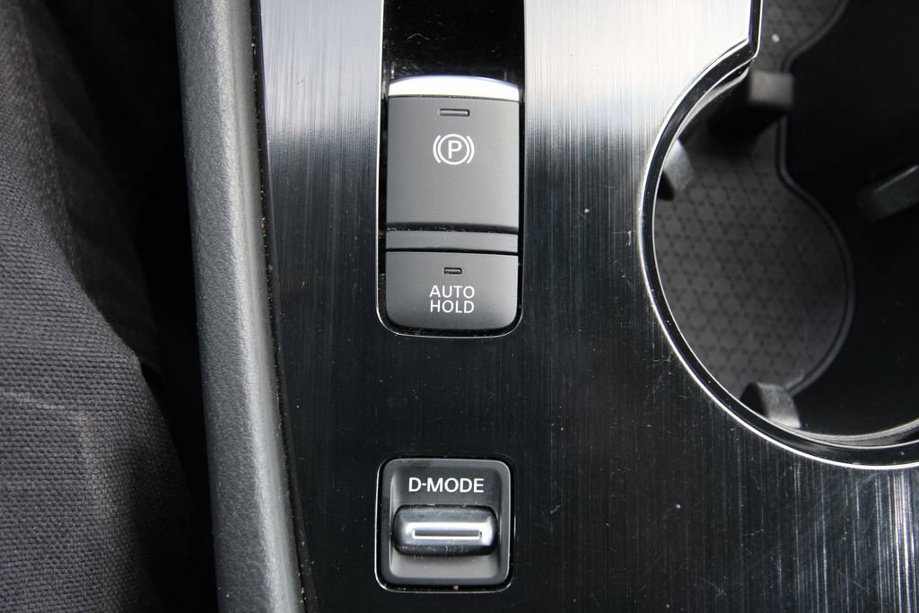 Used 2022 Nissan Rogue S image 23