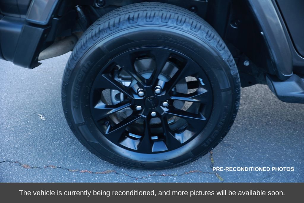 Used 2021 Jeep Wrangler Unlimited Sahara w/ Cold Weather Group image 9