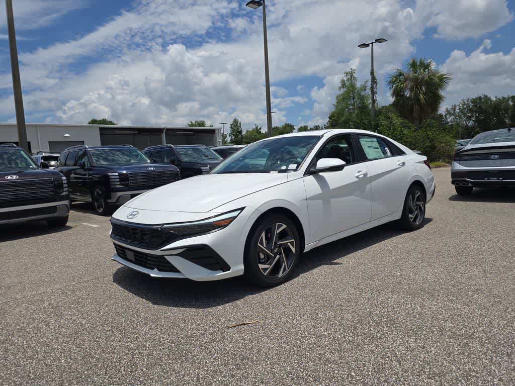 New 2026 Hyundai Elantra Limited FWD image 2