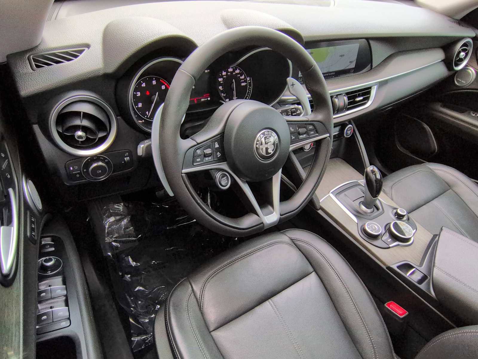 Used 2019 Alfa Romeo Stelvio Ti w/ TI Performance Package image 10