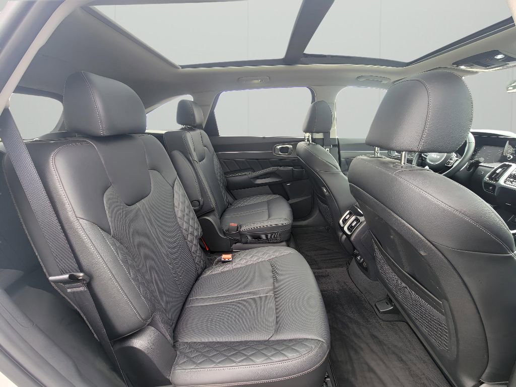Used 2023 Kia Sorento SX AWD/4WD image 35