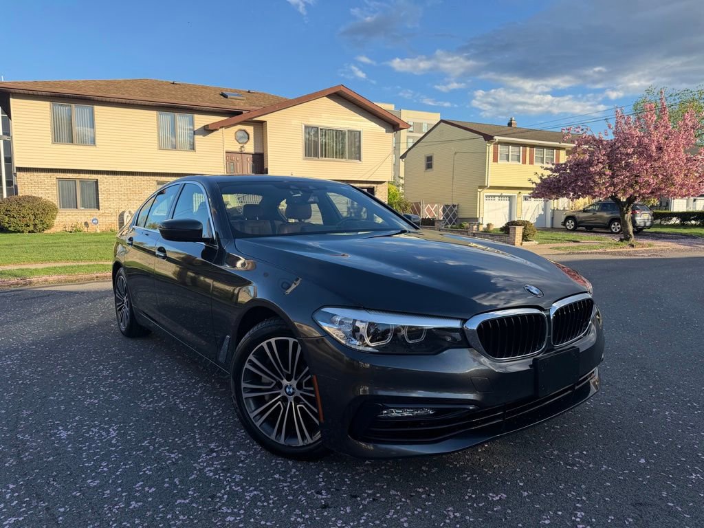 Used 2018 BMW 540i xDrive image 1