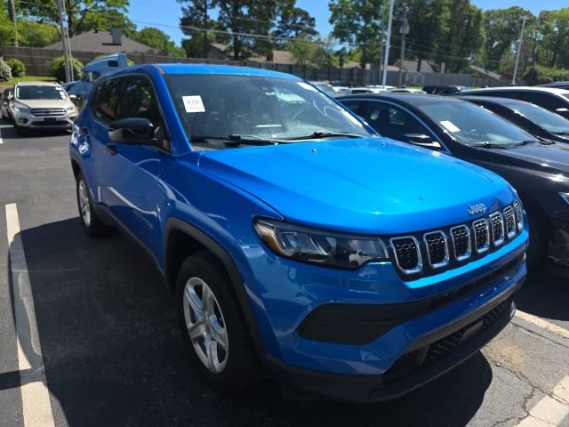 Used 2023 Jeep Compass Sport image 1