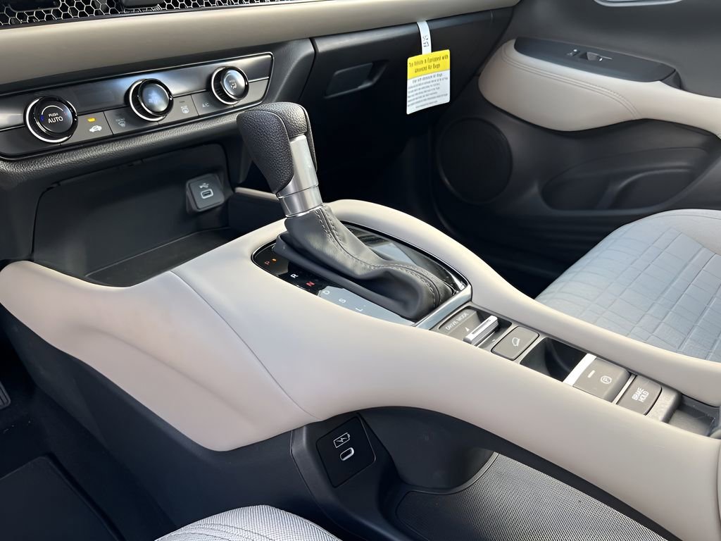 Used 2025 Honda HR-V LX image 18
