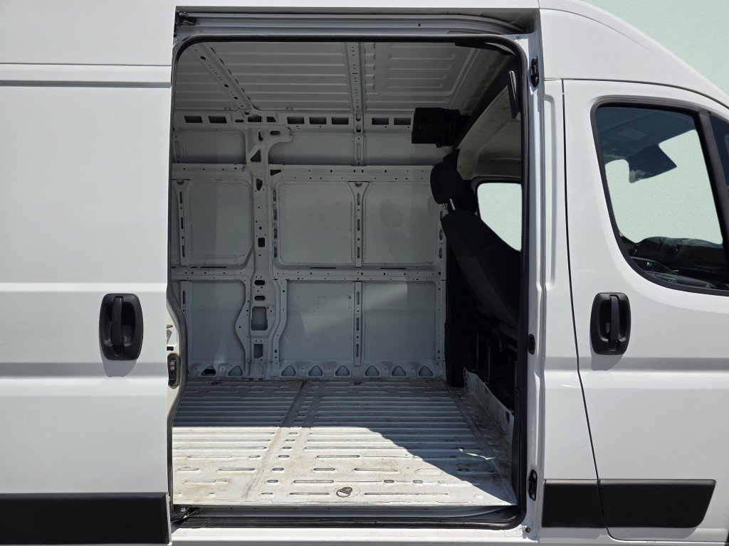 Used 2025 RAM ProMaster 2500 FWD image 23