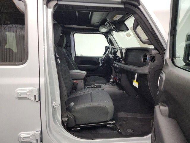 New 2024 Jeep Wrangler Unlimited Rubicon 4xe w/ Convenience Group image 30