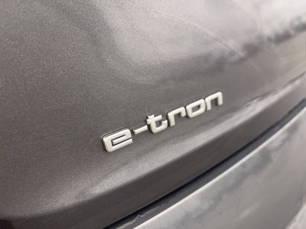 Used 2022 Audi e-tron Premium AWD/4WD image 3