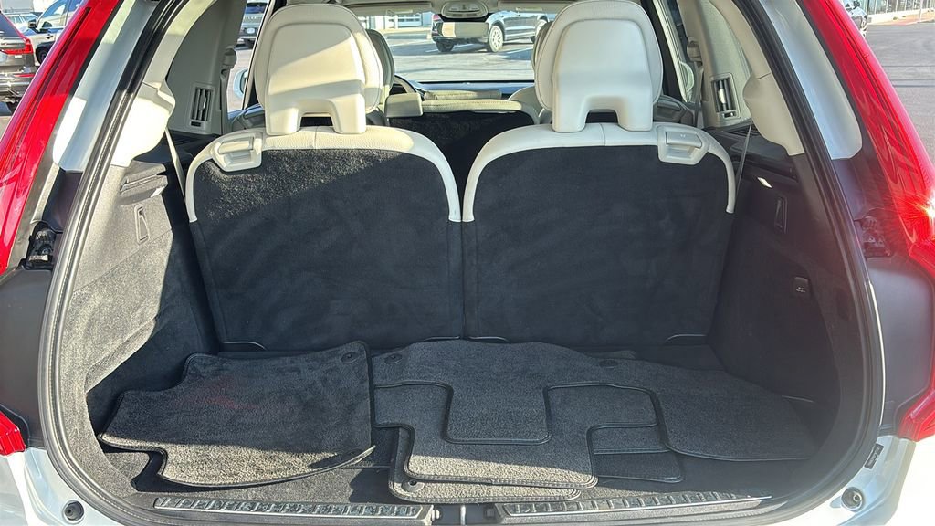 Used 2023 Volvo XC90 B6 Plus image 30