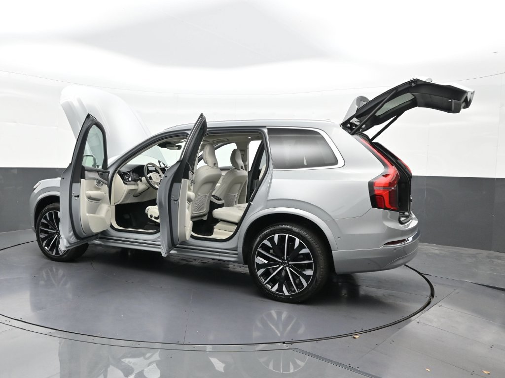 Used 2026 Volvo XC90 B6 Ultra w/ Protection Package AWD/4WD image 36