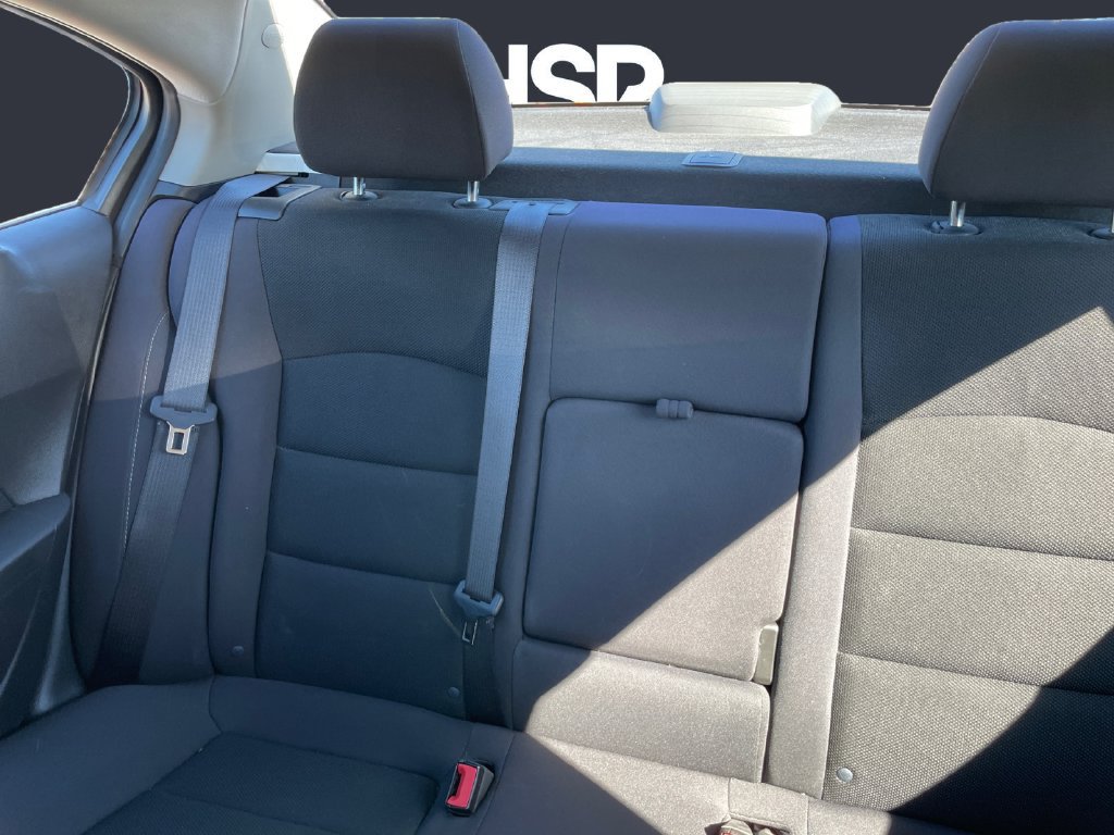 Used 2015 Chevrolet Cruze LT w/ Technology Package FWD image 13