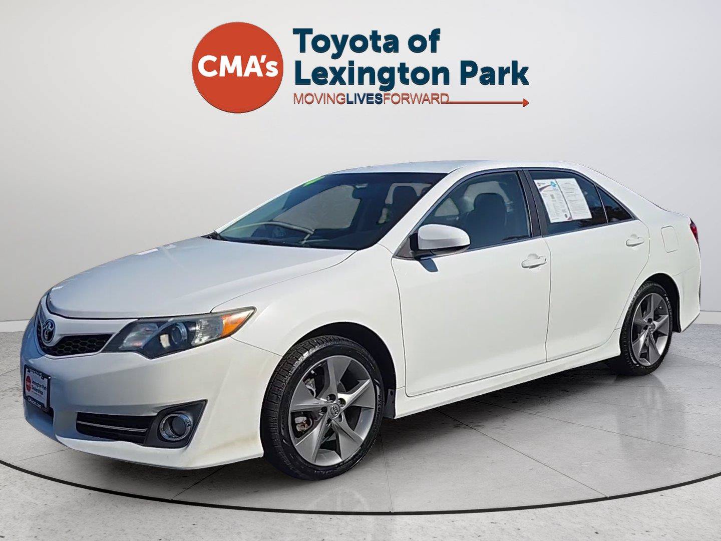 Used 2014 Toyota Camry SE FWD image 1