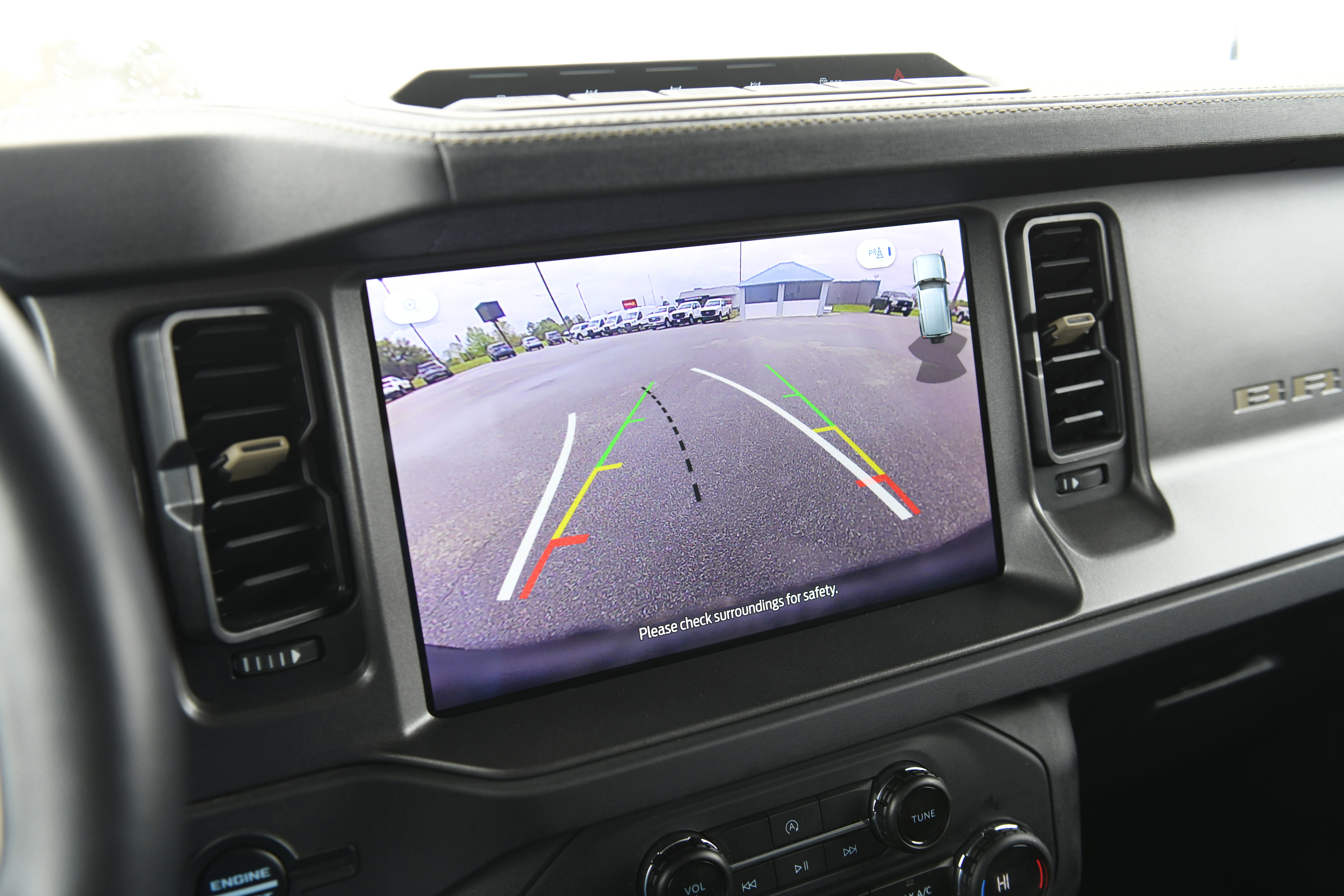 Used 2025 Ford Bronco Badlands image 32